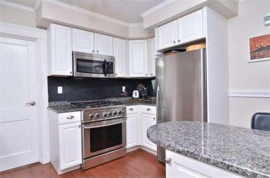 135 Albion St unit 2, Somerville, MA 02144 - photo 4