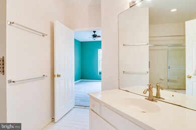 12471 Hayes Ct unit 304, Fairfax, VA 22033 - photo 6