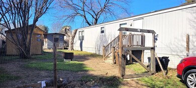 1909 Coral Rd, Azle, TX 76020 - photo 3