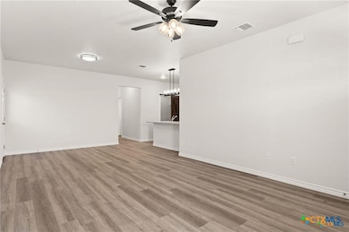 122 Leon Ln unit B, Copperas Cove, TX 76522 - photo 3