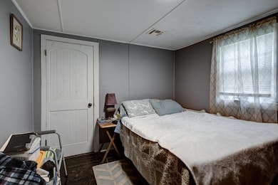 734 Joplin St, Neosho, MO 64850 - photo 7