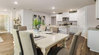 7-web-or-mls-4963 Red Cedar Road-6