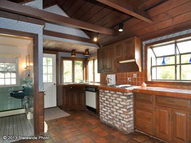 69 Freeman St, Warwick, RI 02886 - photo 4