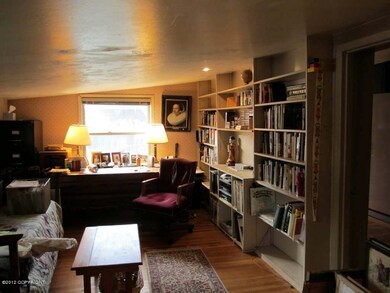Office/library/FR view 1
