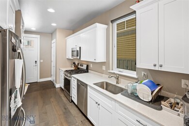 Sleek quartz countertops!