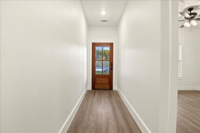 827 Pecos River Dr, Granbury, TX 76048 - photo 2