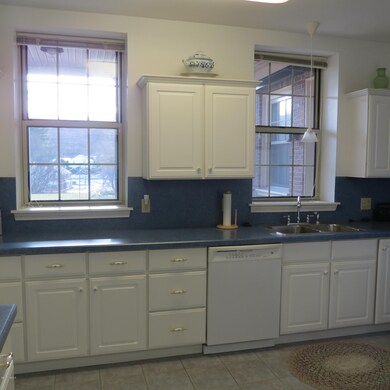 Plenty of cabinets & all appliances