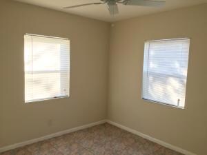 1010 Grant St, West Palm Beach, FL 33407 - photo 4