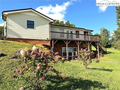 171 Wilcox Dr, Crumpler, NC 28617 - photo 3