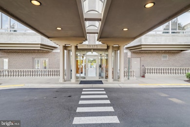 Blue Ridge at Lansdowne Woods unit 801, Leesburg, VA 20176 - photo 2