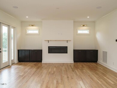 006-1280x960-living-room