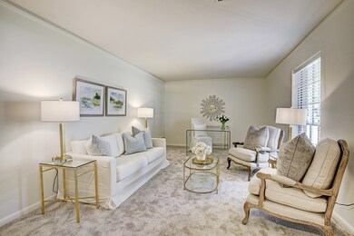 826 W Forest Dr, Houston, TX 77079 - photo 4