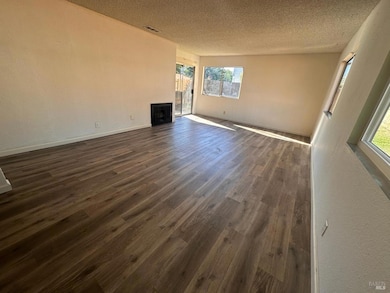 437 Ellesmere Dr, Dixon, CA 95620 - photo 4