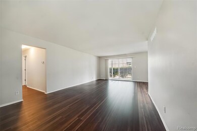 6151 Orchard Lake Rd unit 103, West Bloomfield, MI 48322 - photo 4