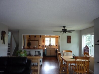Dining are to kitchen