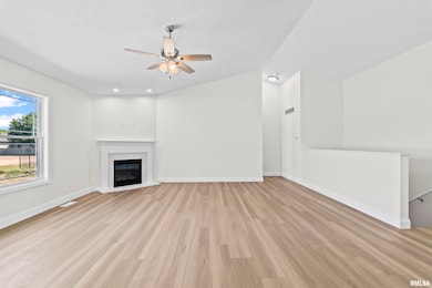 6200 Wind Tree Rd, Springfield, IL 62712 - photo 5