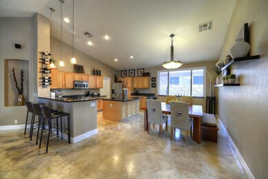 005_Dining - Kitchen