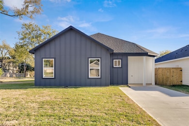 401 E Martin Luther King Blvd unit B, Willis, TX 77378 - photo 2