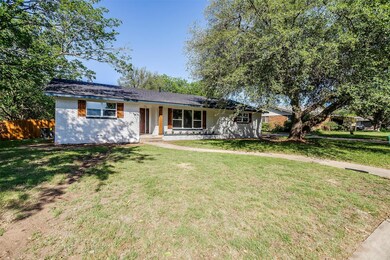 1316 Loma Alta Place, Cleburne, TX 76033 - photo 2