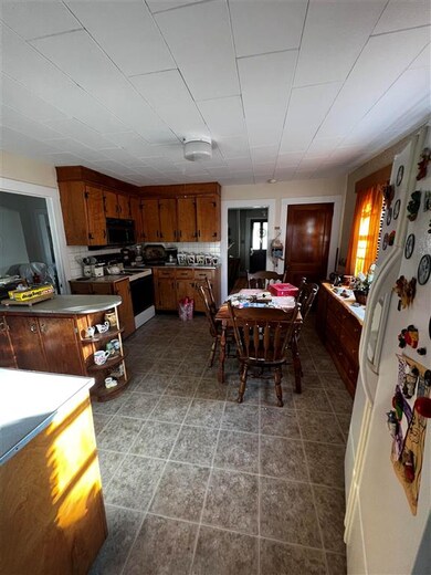 27 Cramton Ave, Rutland, VT 05701 - photo 6