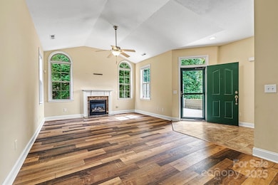 823 Wynnshire Dr unit B, Hickory, NC 28601 - photo 5