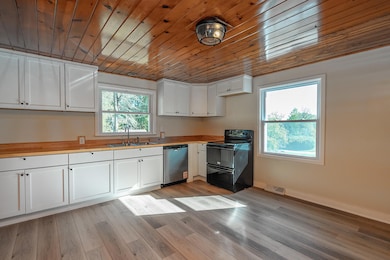 1515 Hillside Ln, Hubertus, WI 53033 - photo 7