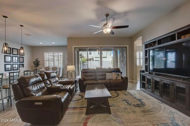 Great Room 3540 E Boot Track Trl