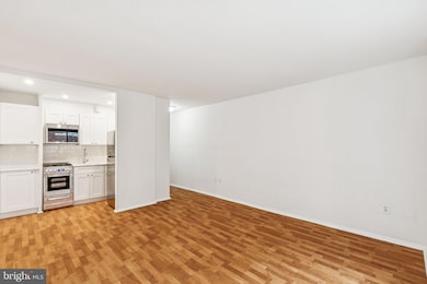 River West Condominiums unit 721, Philadelphia, PA 19103 - photo 5
