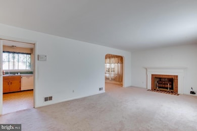 2014 Keating St, Temple Hills, MD 20748 - photo 6