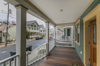 Private Mahagony Wood Porch