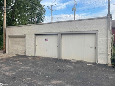 120 S Main St, Fairfield, IA 52556 - photo 3