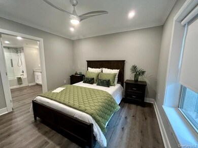 100 Glen St unit N2321, Glen Cove, NY 11542 - photo 5