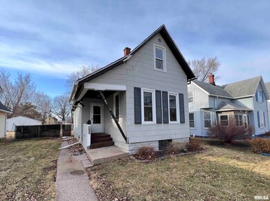 1621 W 7th St, Davenport, IA 52802 - photo 2