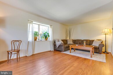 5731 Mason Bluff Dr, Burke, VA 22015 - photo 5