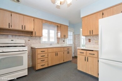 1492 Cindy Ln, Des Plaines, IL 60018 - photo 3