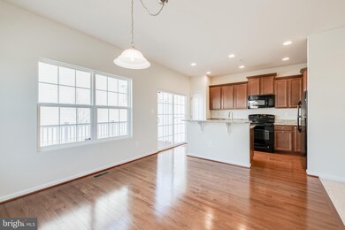 8713 Sagebrush Ln, Laurel, MD 20724 - photo 3