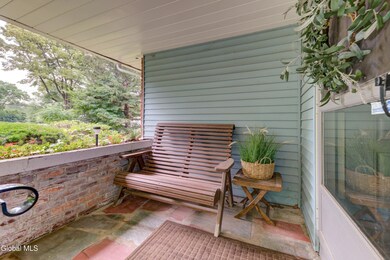 909 Ash Tree Ln, Schenectady, NY 12309 - photo 6