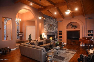 24_12474_family_room_01a