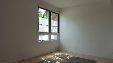 124 Howsington Place, East Windsor, NJ 08520 - photo 5