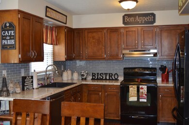 6203 Timmy Ct, Louisville, KY 40219 - photo 3