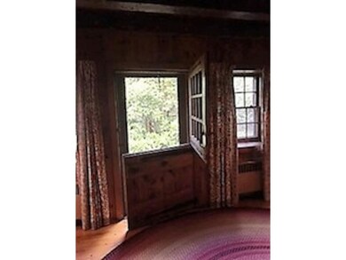 LR SIDE DUTCH DOOR ENTRANCE