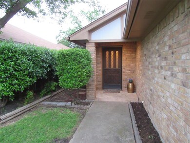404 Sunnybrook Ct, Bedford, TX 76021 - photo 2
