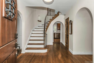 10 Soundview Crest, Manhasset, NY 11030 - photo 5