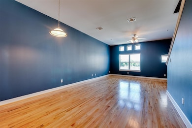 5941 South Loop E unit 1104, Houston, TX 77033 - photo 2