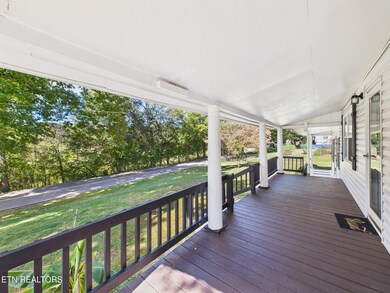 CAM04523G0-PR0016-STILL019