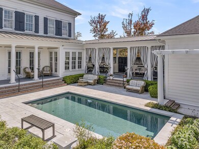 Piazza/Pool