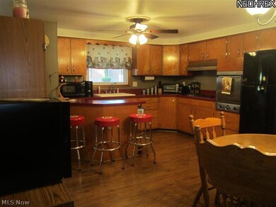 130 E Warren St, Cadiz, OH 43907 - photo 3