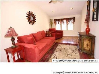 15 Peachtree Ln, Staten Island, NY 10309 - photo 4