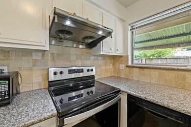 16703 David Glen Dr, Friendswood, TX 77546 - photo 3