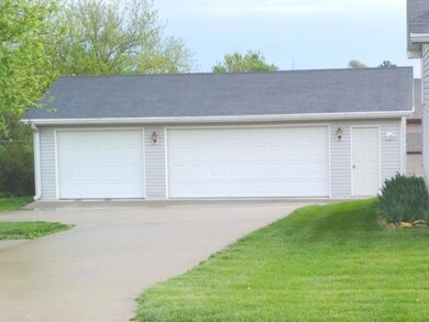 Detached Garage
